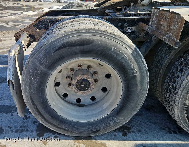 image for item EO4977 2014 Kenworth T660 Series semi truck