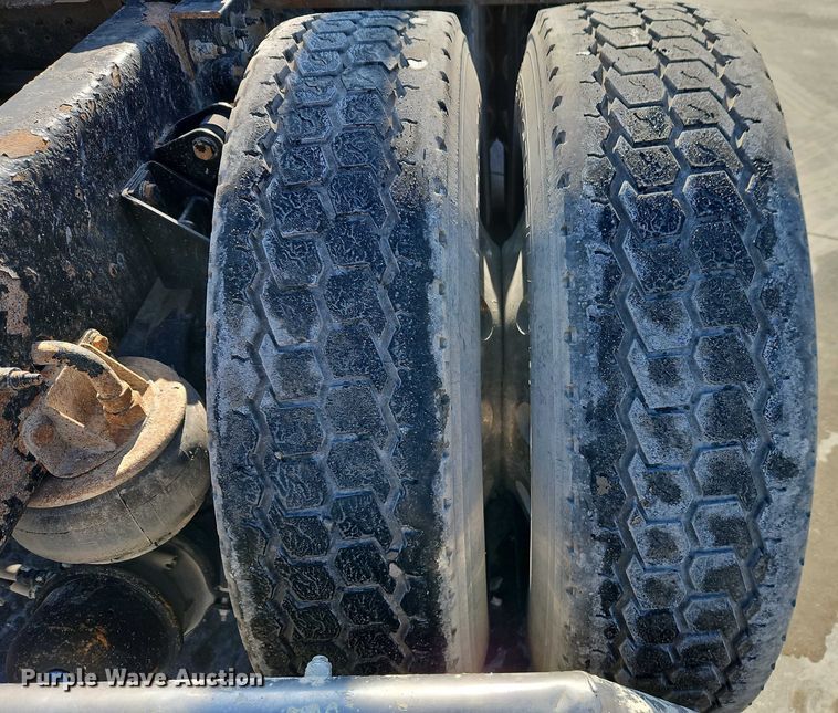 image for item EO4977 2014 Kenworth T660 Series semi truck