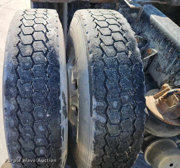 image for item EO4977 2014 Kenworth T660 Series semi truck