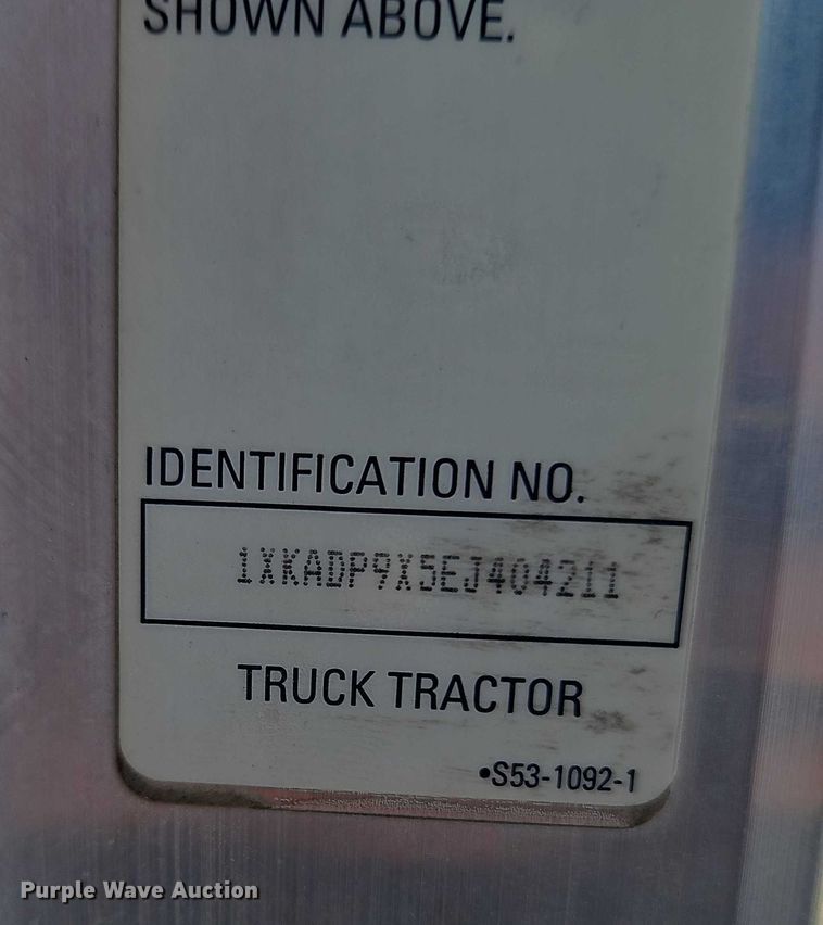 image for item EO4977 2014 Kenworth T660 Series semi truck