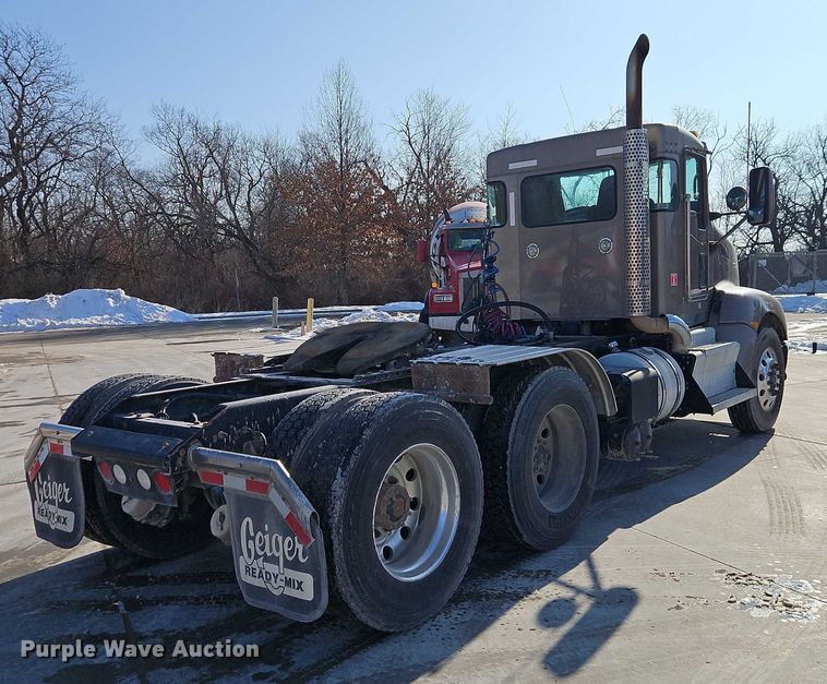 image for item EO4978 2014 Kenworth T660 Series semi truck