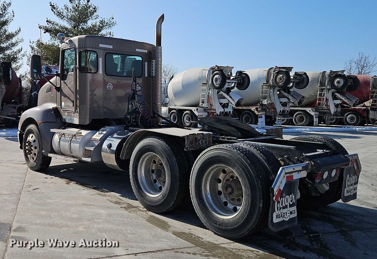 image for item EO4978 2014 Kenworth T660 Series semi truck