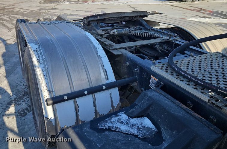 image for item EO4978 2014 Kenworth T660 Series semi truck