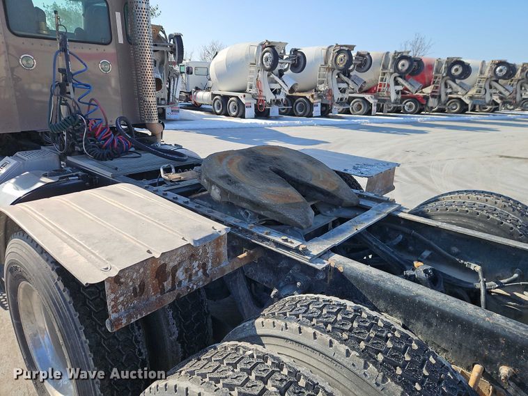 image for item EO4978 2014 Kenworth T660 Series semi truck