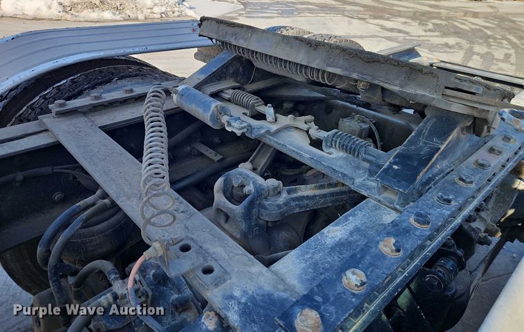 image for item EO4978 2014 Kenworth T660 Series semi truck