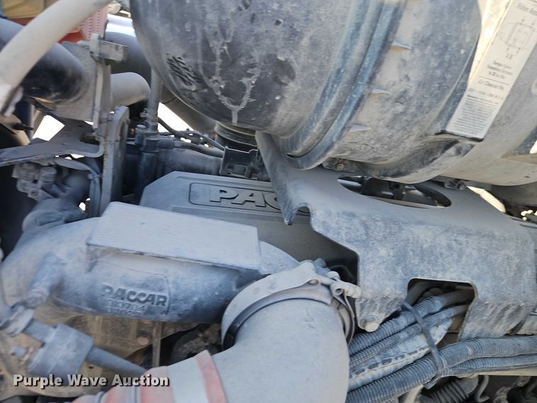 image for item EO4978 2014 Kenworth T660 Series semi truck