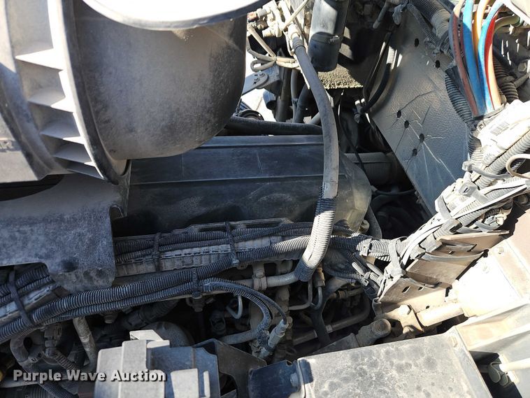 image for item EO4978 2014 Kenworth T660 Series semi truck