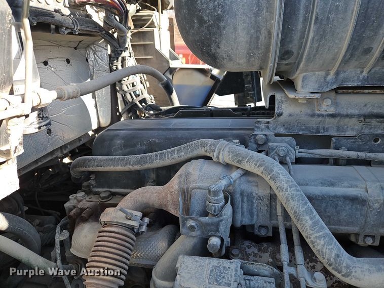 image for item EO4978 2014 Kenworth T660 Series semi truck