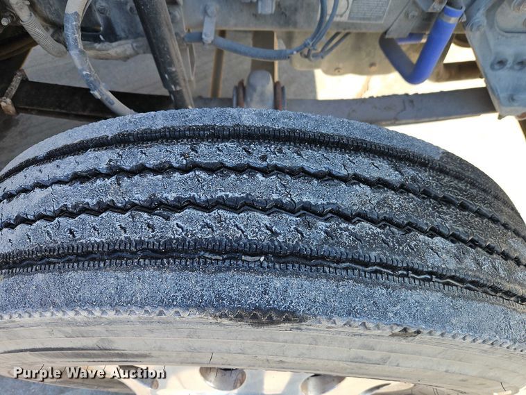 image for item EO4978 2014 Kenworth T660 Series semi truck