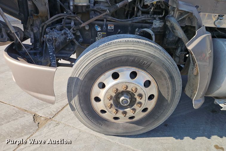 image for item EO4978 2014 Kenworth T660 Series semi truck