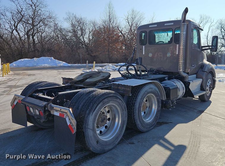 image for item EO4979 2015 Kenworth T680 semi truck