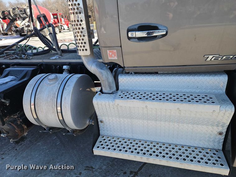 image for item EO4979 2015 Kenworth T680 semi truck