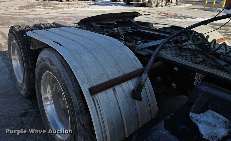 image for item EO4979 2015 Kenworth T680 semi truck