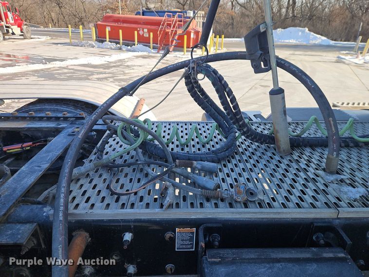 image for item EO4979 2015 Kenworth T680 semi truck