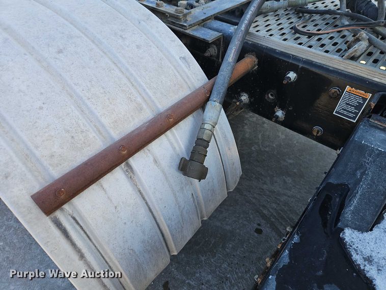 image for item EO4979 2015 Kenworth T680 semi truck