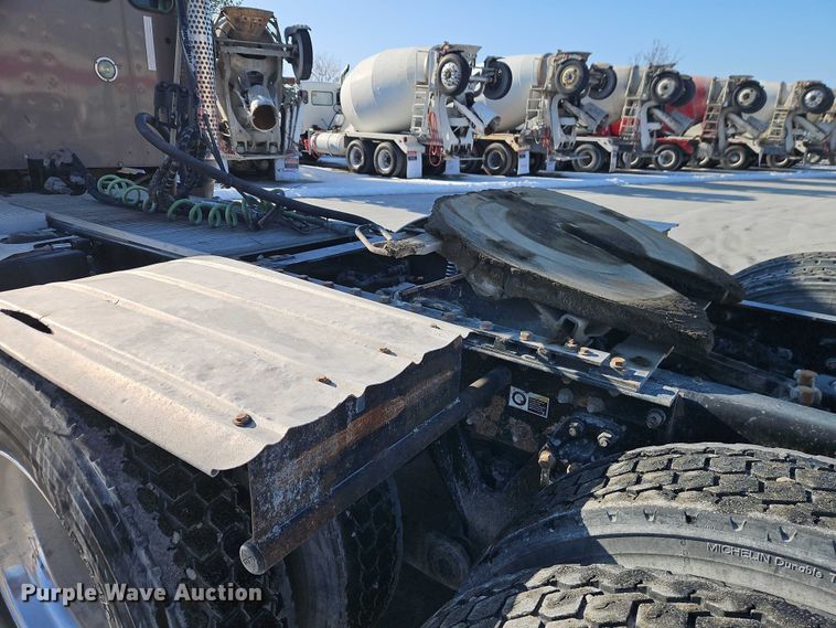 image for item EO4979 2015 Kenworth T680 semi truck