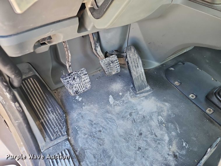 image for item EO4979 2015 Kenworth T680 semi truck