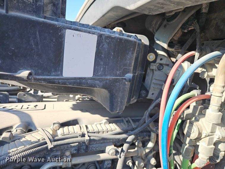 image for item EO4979 2015 Kenworth T680 semi truck