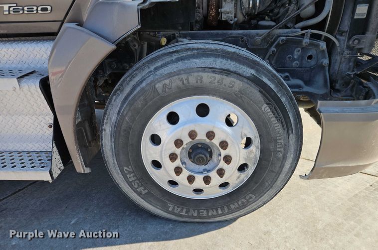 image for item EO4979 2015 Kenworth T680 semi truck
