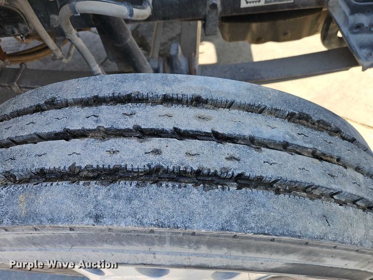 image for item EO4979 2015 Kenworth T680 semi truck