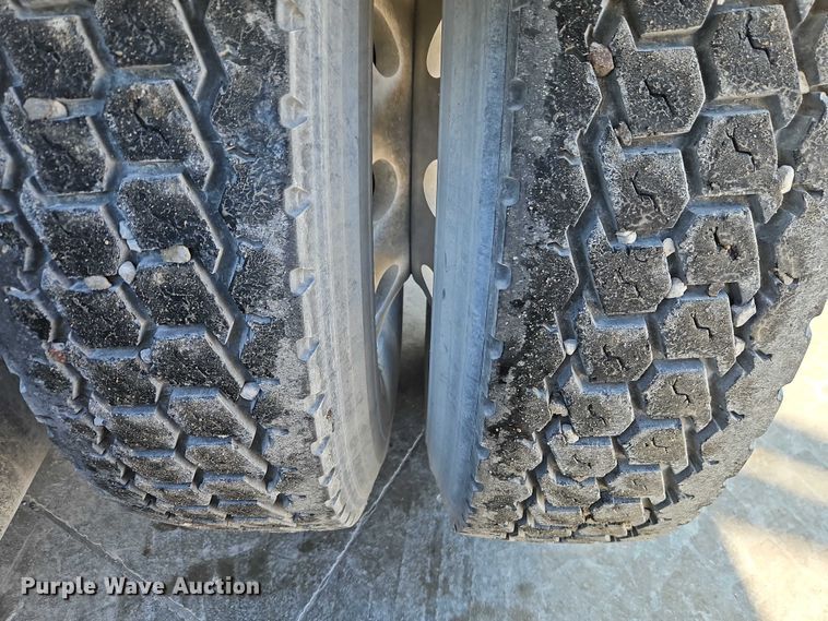 image for item EO4979 2015 Kenworth T680 semi truck