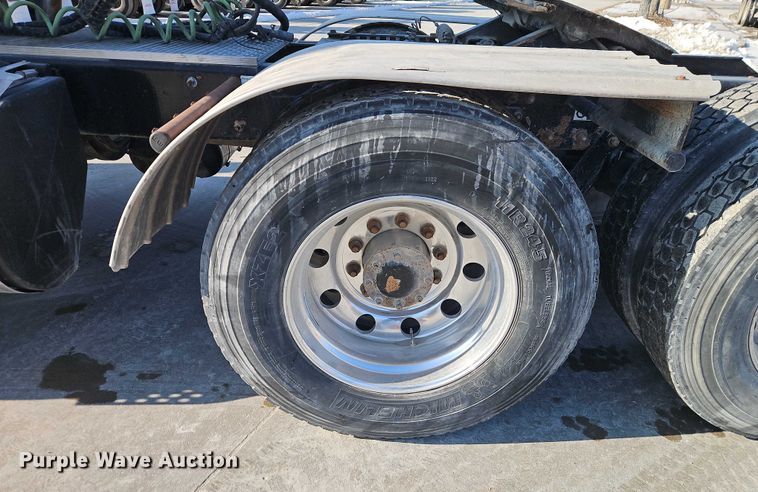 image for item EO4979 2015 Kenworth T680 semi truck