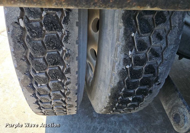 image for item EO4979 2015 Kenworth T680 semi truck