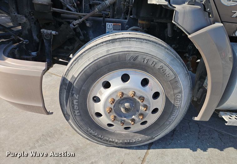 image for item EO4979 2015 Kenworth T680 semi truck