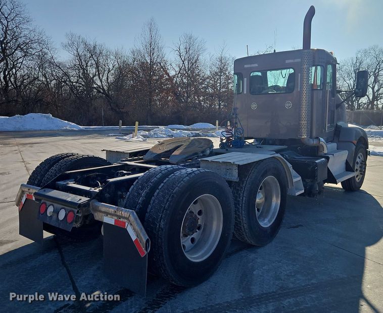 image for item EO4980 2013 Kenworth T660 semi truck