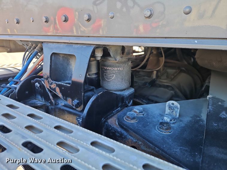 image for item EO4980 2013 Kenworth T660 semi truck