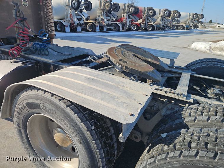 image for item EO4980 2013 Kenworth T660 semi truck