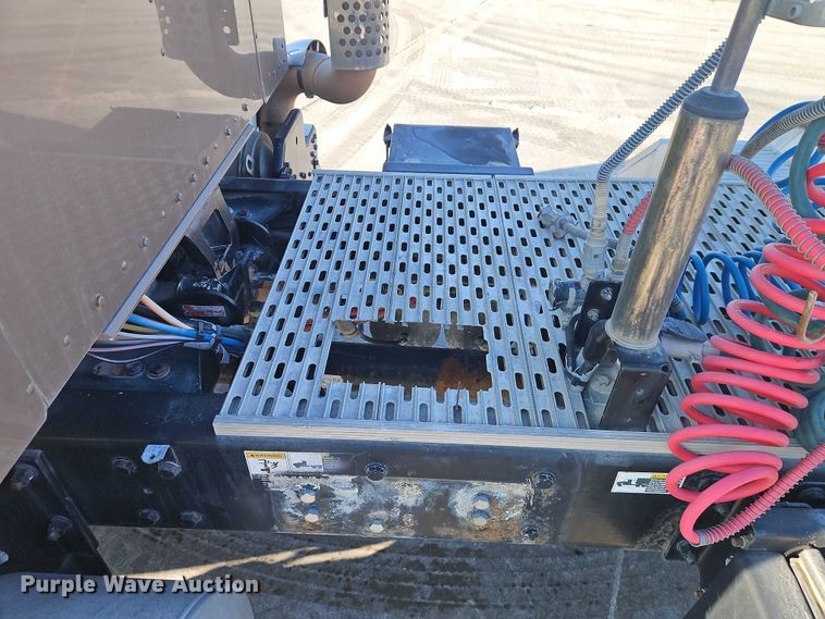 image for item EO4980 2013 Kenworth T660 semi truck