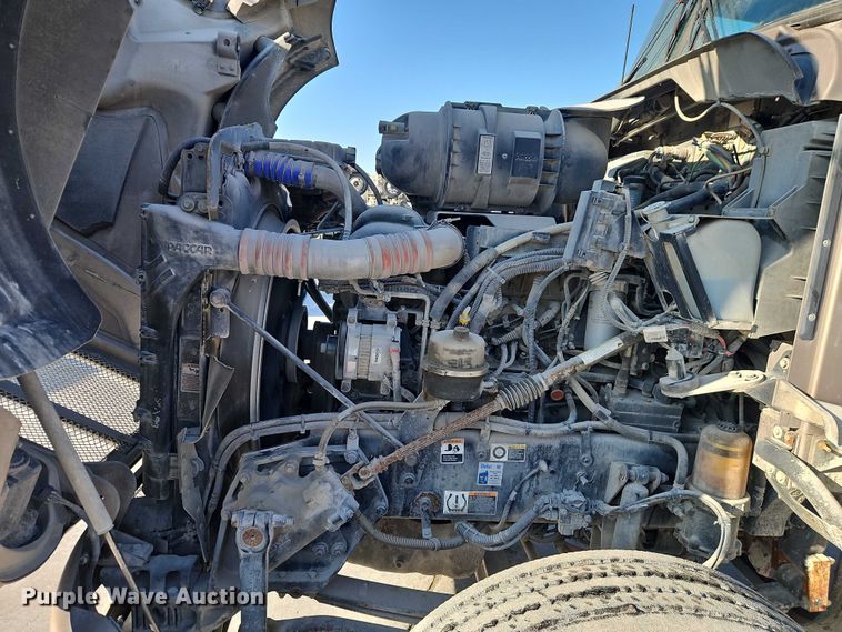 image for item EO4980 2013 Kenworth T660 semi truck