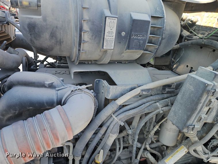 image for item EO4980 2013 Kenworth T660 semi truck