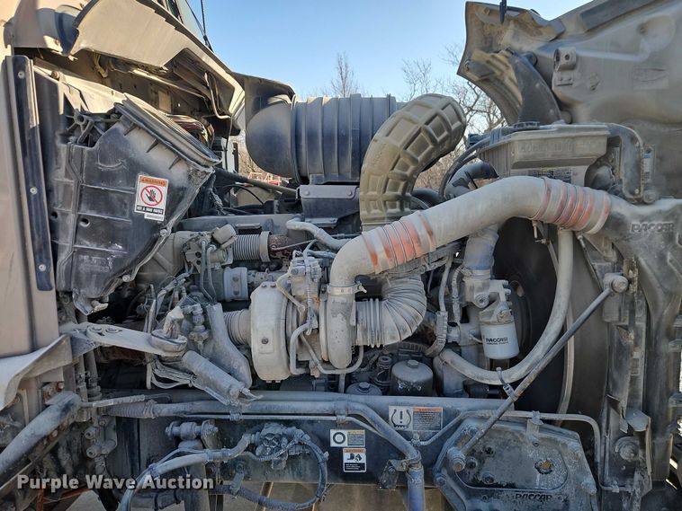 image for item EO4980 2013 Kenworth T660 semi truck