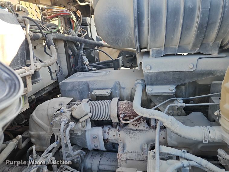 image for item EO4980 2013 Kenworth T660 semi truck