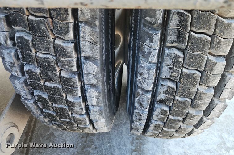 image for item EO4980 2013 Kenworth T660 semi truck