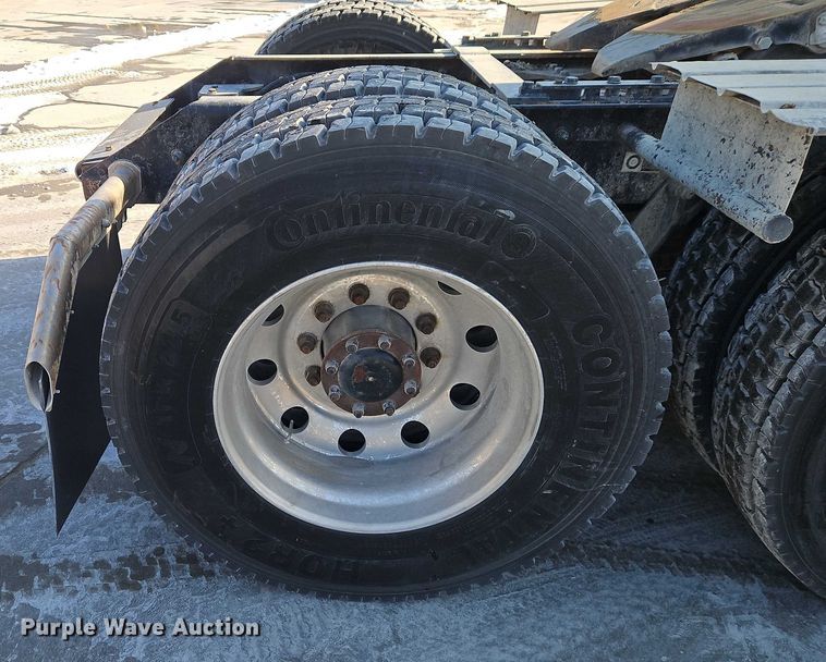 image for item EO4980 2013 Kenworth T660 semi truck