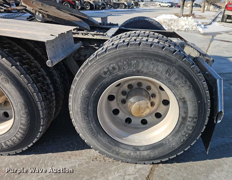 image for item EO4980 2013 Kenworth T660 semi truck