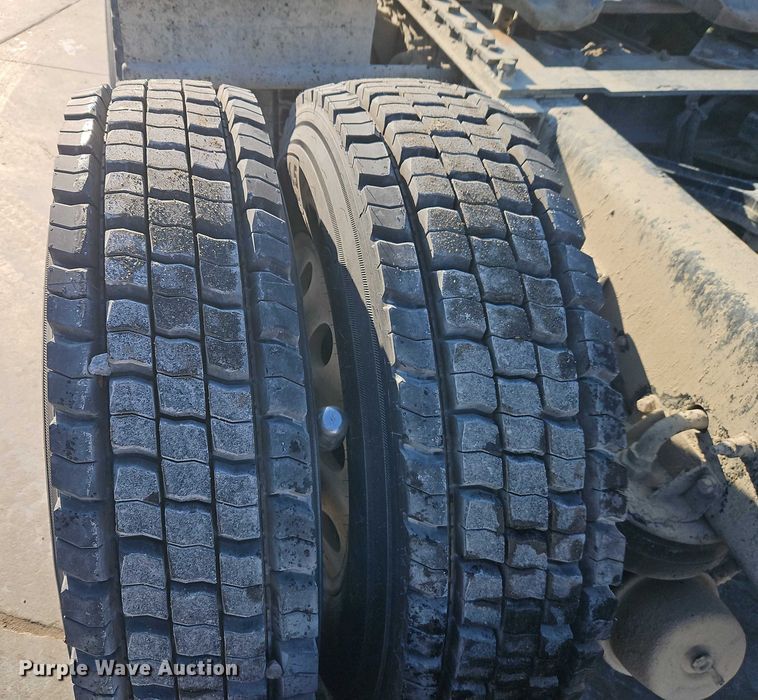 image for item EO4980 2013 Kenworth T660 semi truck