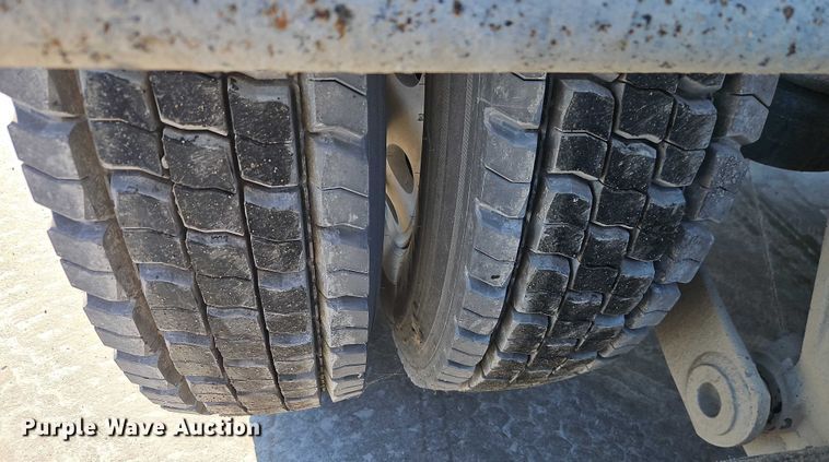 image for item EO4980 2013 Kenworth T660 semi truck