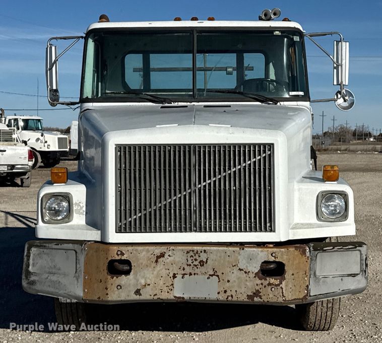 image for item EP2903 1990 White GMC reel truck