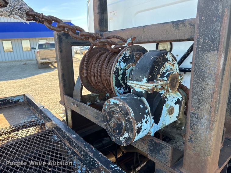 image for item EP2903 1990 White GMC reel truck