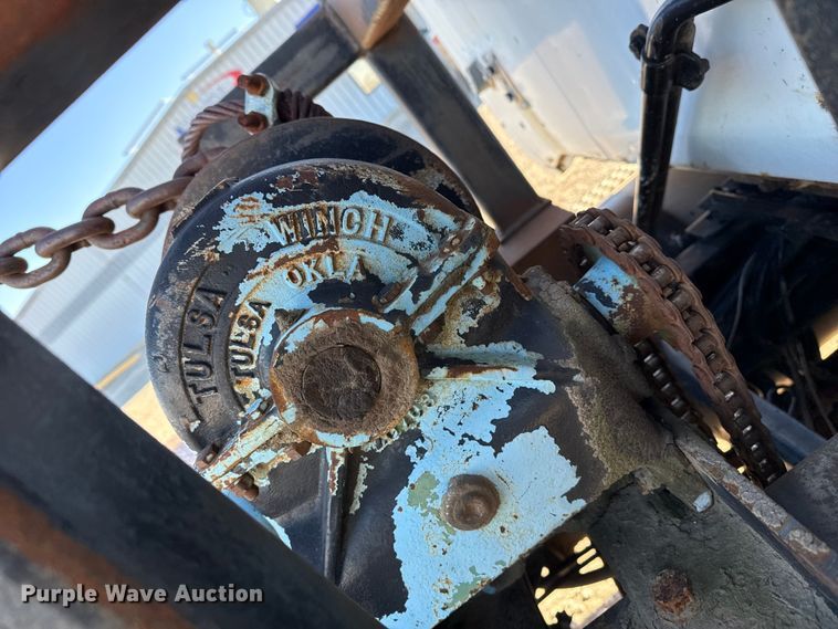 image for item EP2903 1990 White GMC reel truck