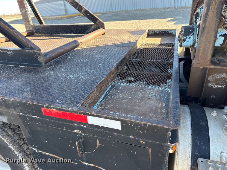 image for item EP2903 1990 White GMC reel truck