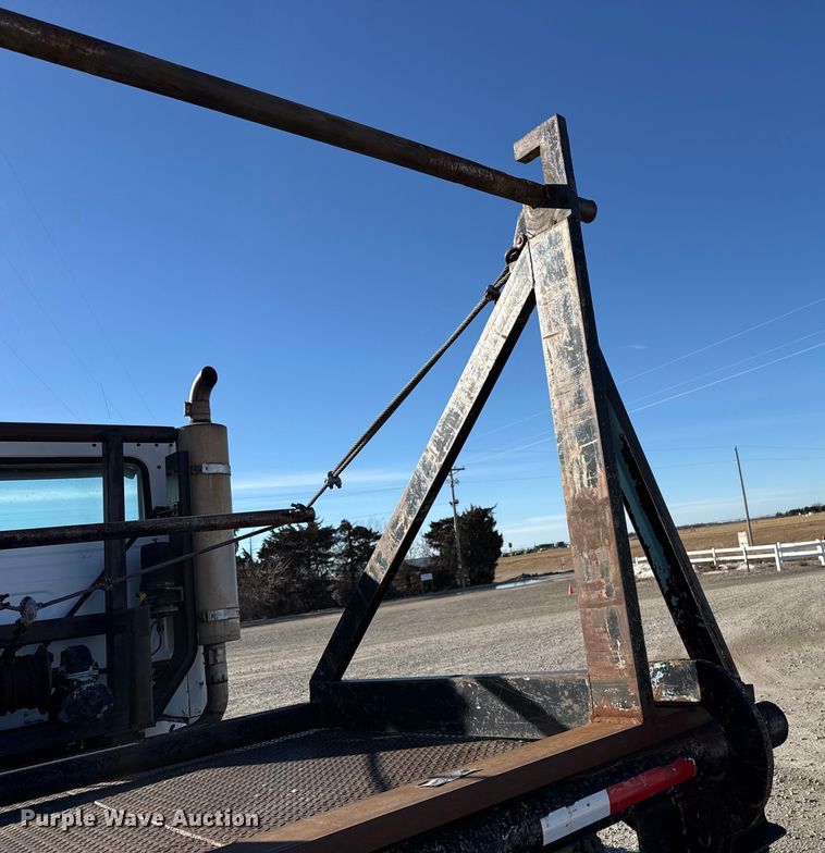 image for item EP2903 1990 White GMC reel truck