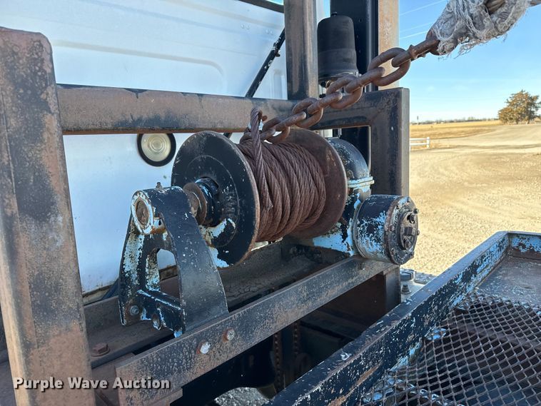 image for item EP2903 1990 White GMC reel truck