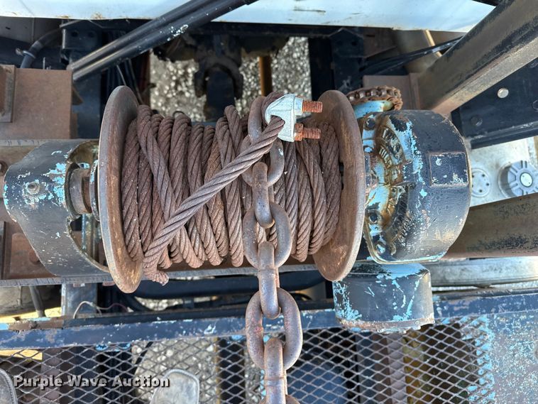 image for item EP2903 1990 White GMC reel truck