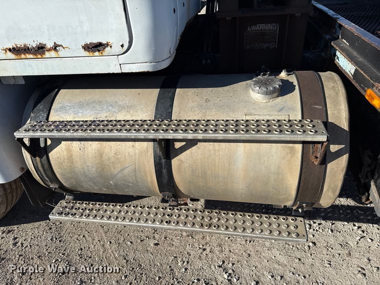 image for item EP2903 1990 White GMC reel truck