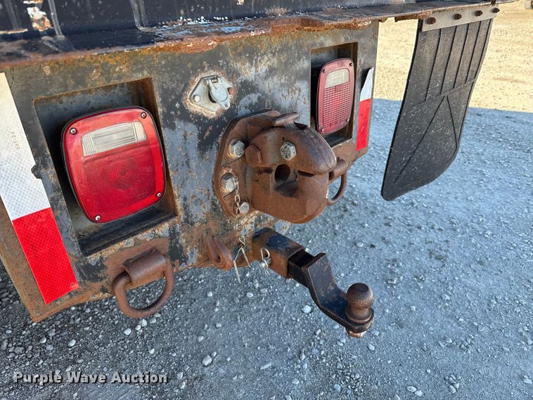 image for item EP2903 1990 White GMC reel truck